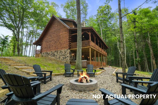 28068 Blackjack Road, Logan, OH 43138