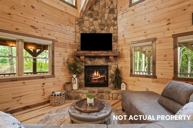 28068 Blackjack Road, Logan, OH 43138