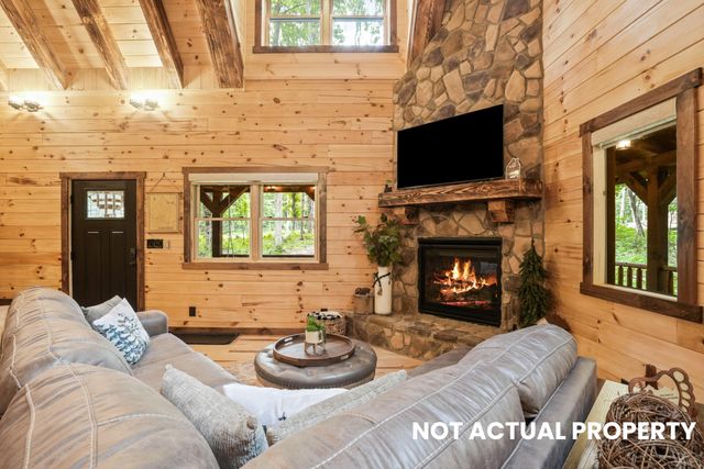 28068 Blackjack Road, Logan, OH 43138