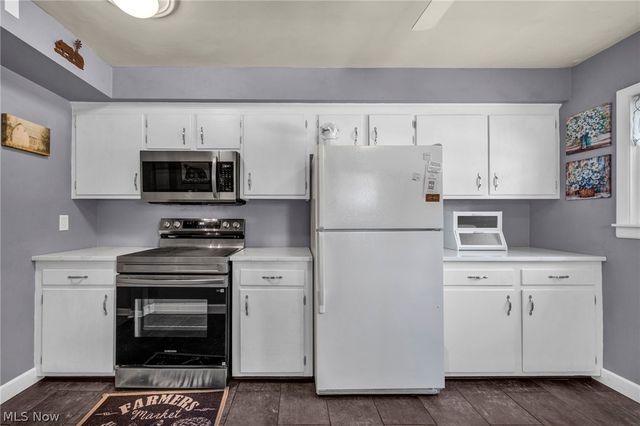 6033 Stearns Road, North Olmsted, OH 44070