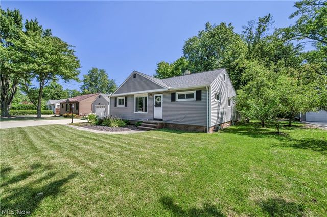 6033 Stearns Road, North Olmsted, OH 44070