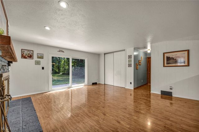 6033 Stearns Road, North Olmsted, OH 44070