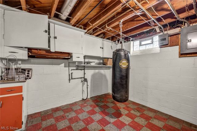 6033 Stearns Road, North Olmsted, OH 44070