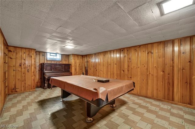 6033 Stearns Road, North Olmsted, OH 44070