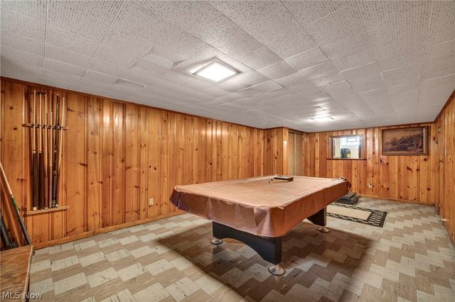 6033 Stearns Road, North Olmsted, OH 44070