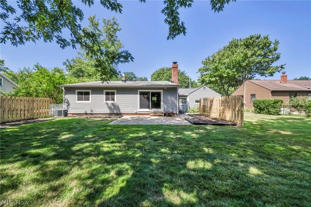 6033 Stearns Road, North Olmsted, OH 44070