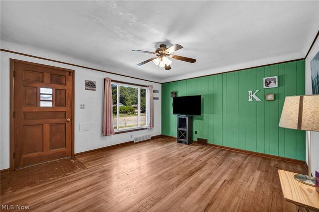 6033 Stearns Road, North Olmsted, OH 44070