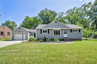 6033 Stearns Road, North Olmsted, OH 44070