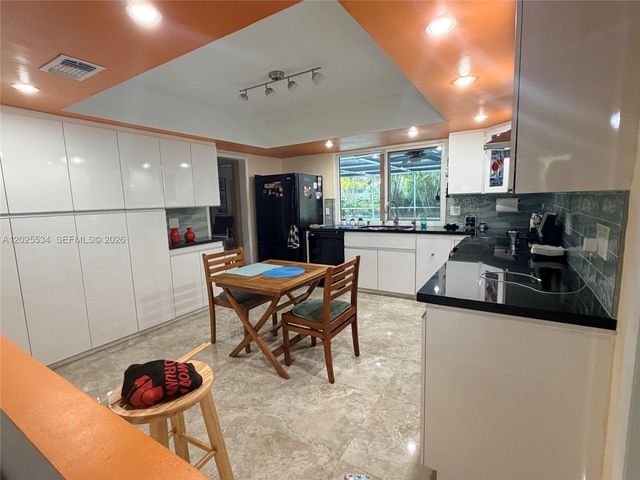 5129 Van Buren St, Hollywood, FL 33021