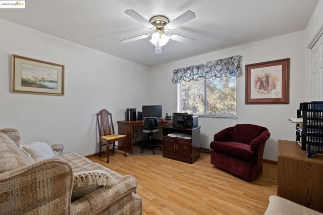 19621 Cottonwood St, Groveland, CA 95321