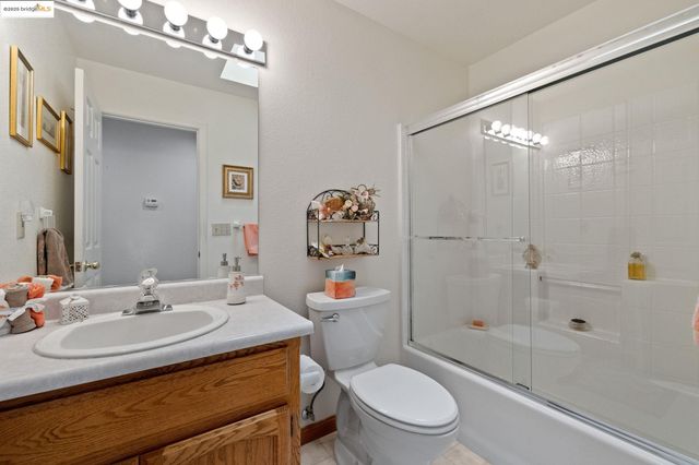 19621 Cottonwood St, Groveland, CA 95321