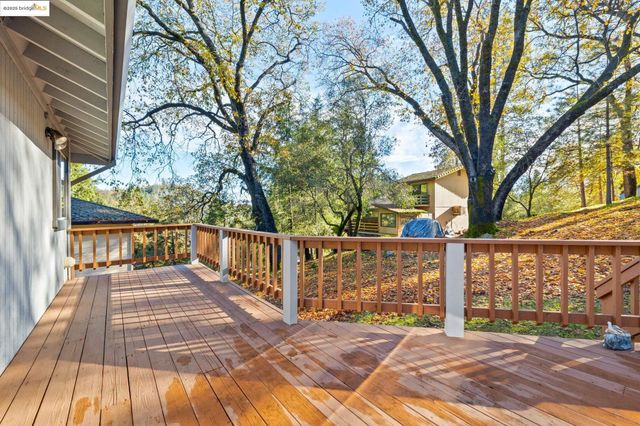 19621 Cottonwood St, Groveland, CA 95321