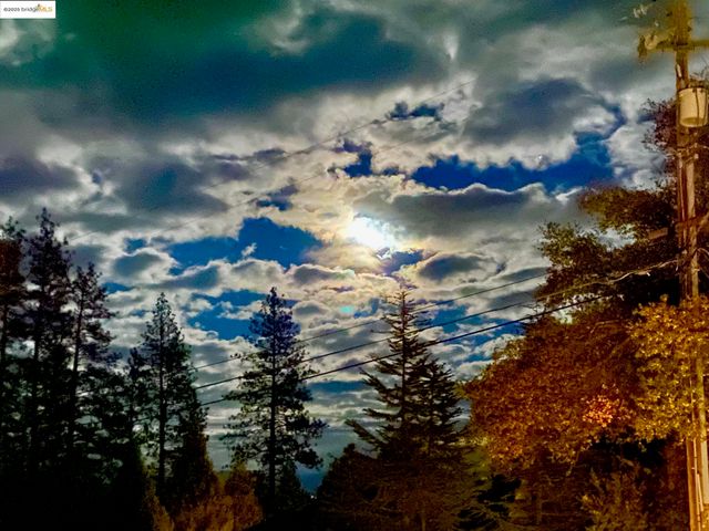 19621 Cottonwood St, Groveland, CA 95321