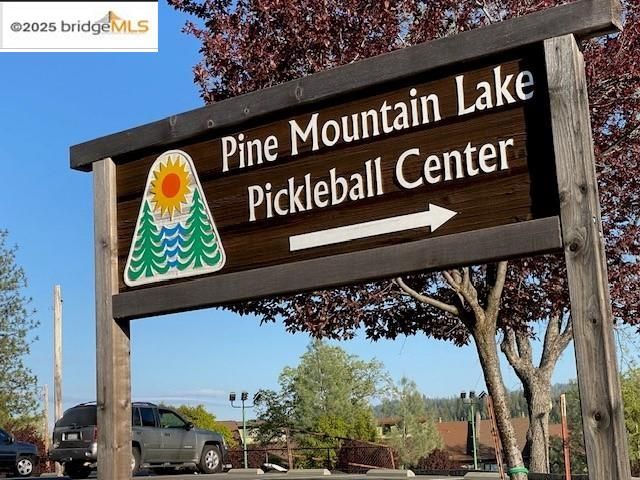 19621 Cottonwood St, Groveland, CA 95321