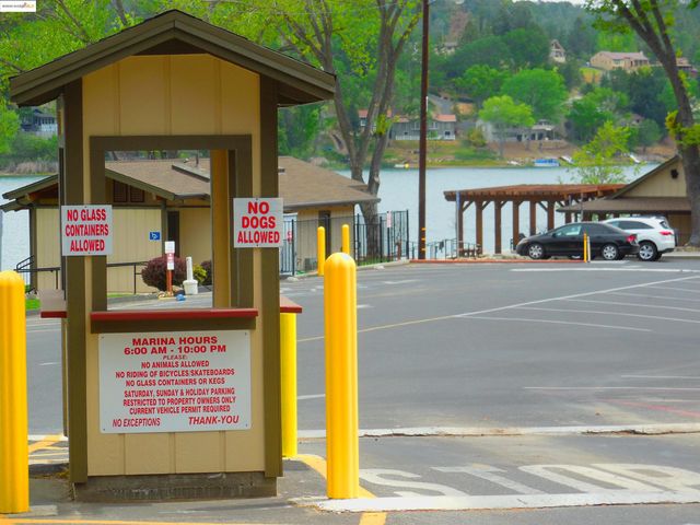 19621 Cottonwood St, Groveland, CA 95321