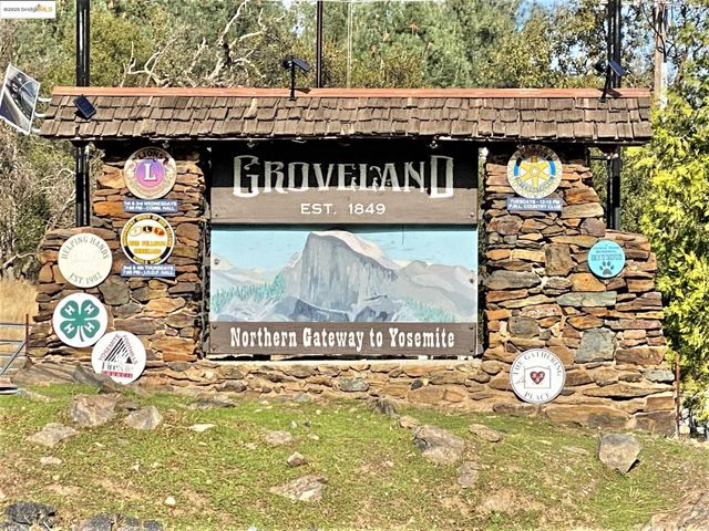 19621 Cottonwood St, Groveland, CA 95321