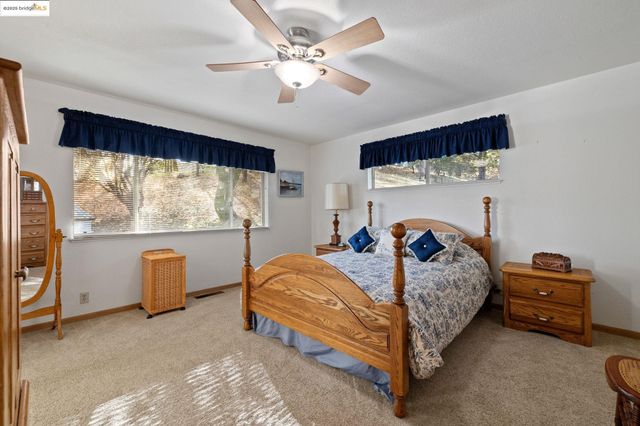 19621 Cottonwood St, Groveland, CA 95321