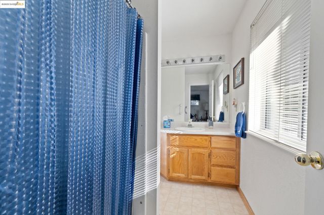 19621 Cottonwood St, Groveland, CA 95321