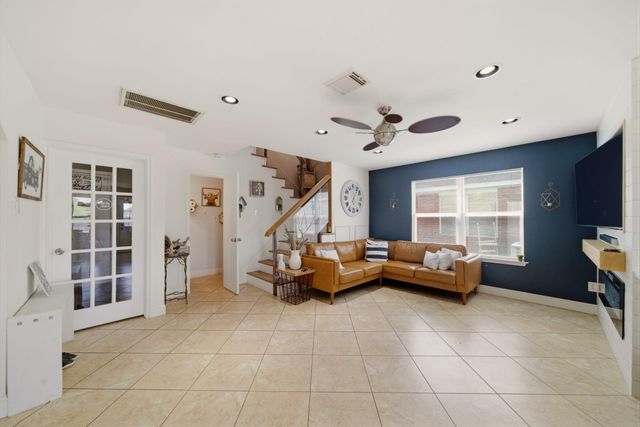 5722 Tiger Lilly Way, Houston, TX 77085