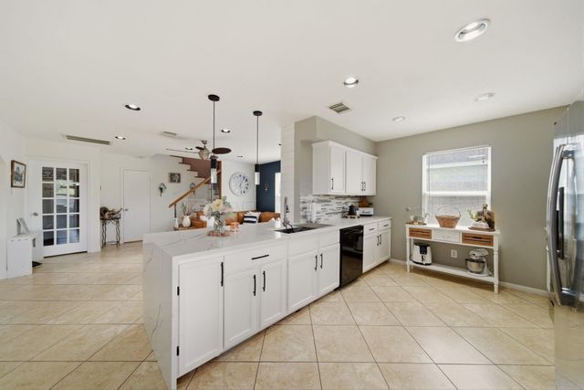 5722 Tiger Lilly Way, Houston, TX 77085