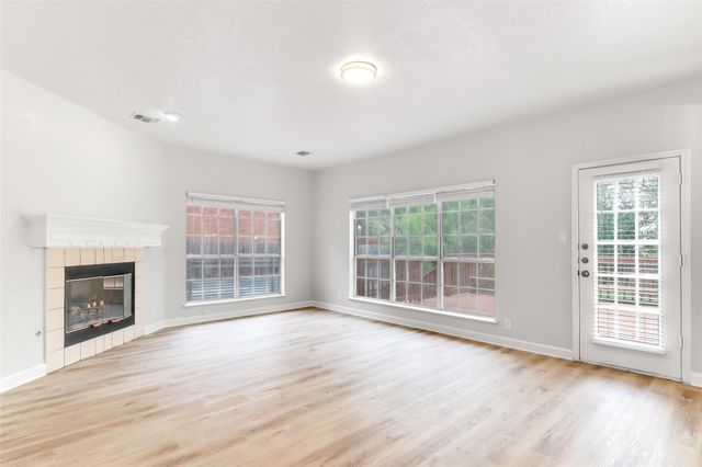 11125 Savin Hill LN, Austin, TX 78739