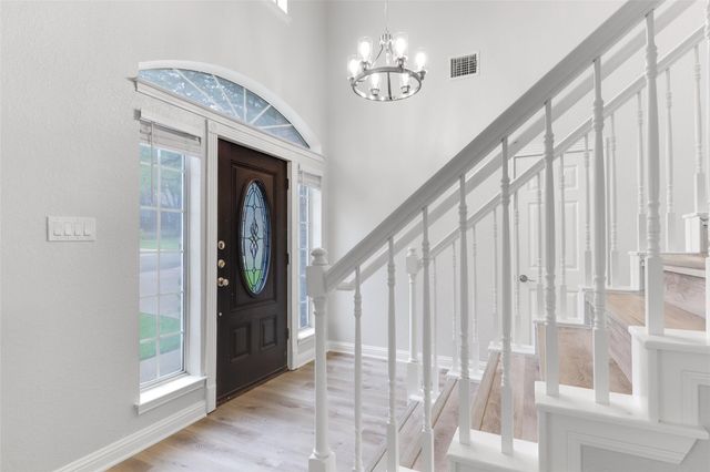 11125 Savin Hill LN, Austin, TX 78739