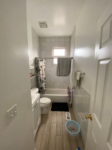 461 W 28th Place, Chicago, IL 60616