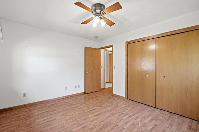 1405 PINEWOOD COURT, New London, WI 54961
