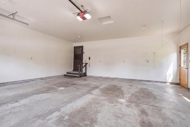 1405 PINEWOOD COURT, New London, WI 54961