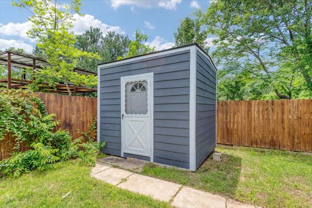 3015 S Fannin Avenue, Denison, TX 75021