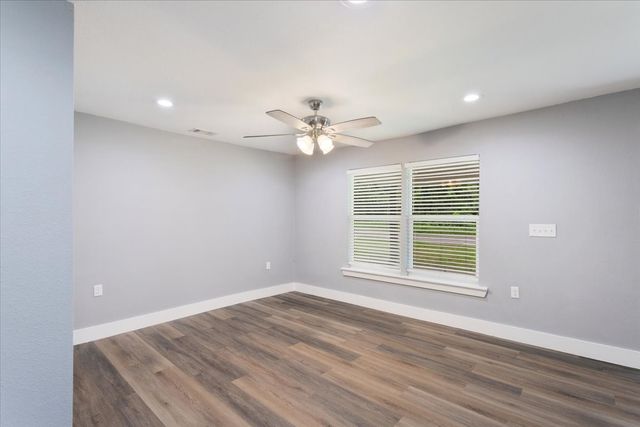 3015 S Fannin Avenue, Denison, TX 75021