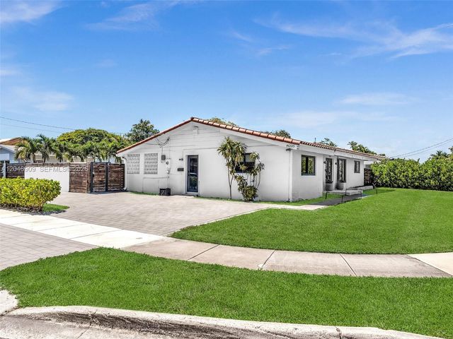 19225 NE 18th Avenue, Miami, FL 33179