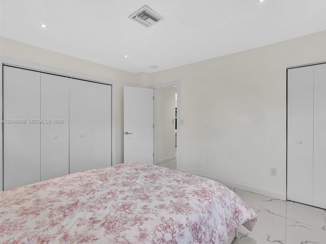 19225 NE 18th Avenue, Miami, FL 33179