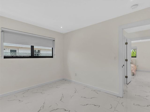 19225 NE 18th Avenue, Miami, FL 33179