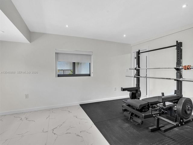 19225 NE 18th Avenue, Miami, FL 33179
