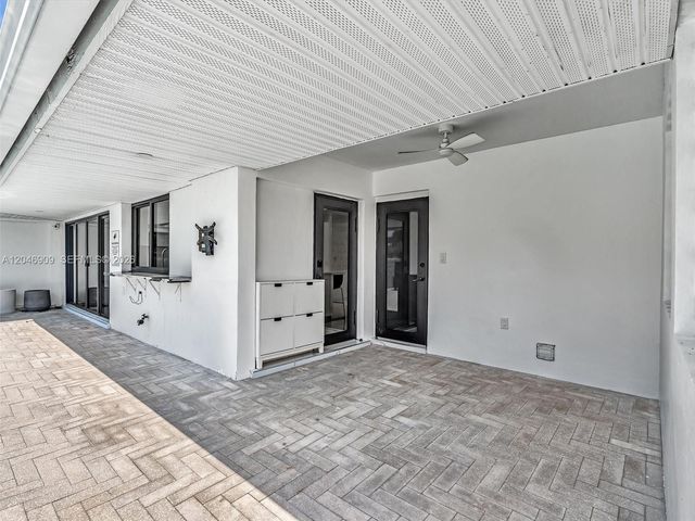 19225 NE 18th Avenue, Miami, FL 33179