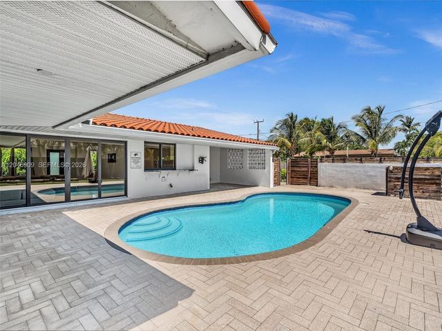19225 NE 18th Avenue, Miami, FL 33179