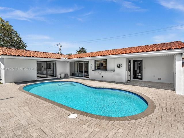 19225 NE 18th Avenue, Miami, FL 33179