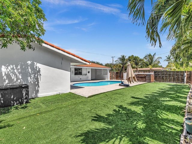 19225 NE 18th Avenue, Miami, FL 33179