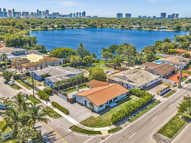 19225 NE 18th Avenue, Miami, FL 33179