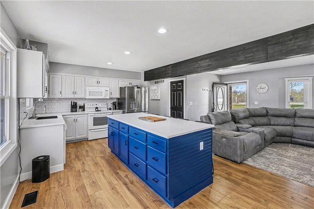 6721 SE Isley Drive, Holt, MO 64048