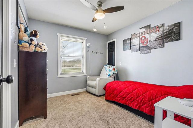 6721 SE Isley Drive, Holt, MO 64048