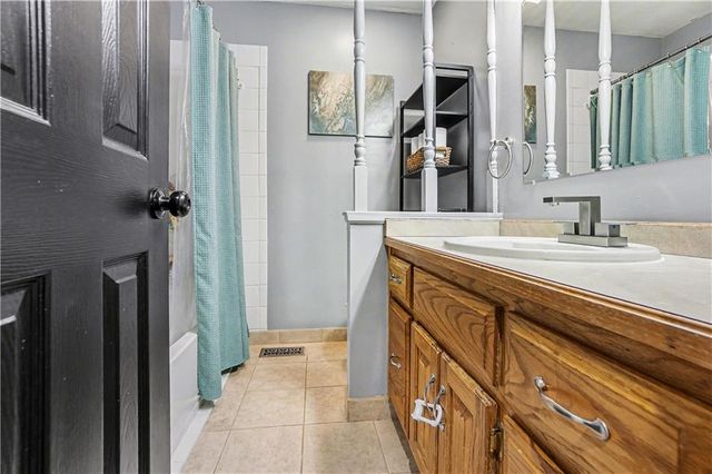 6721 SE Isley Drive, Holt, MO 64048