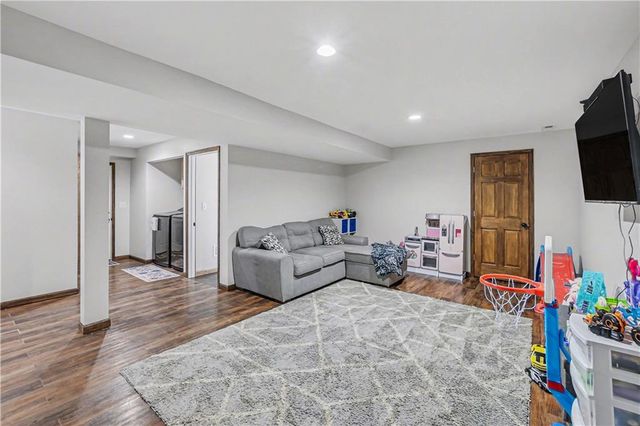 6721 SE Isley Drive, Holt, MO 64048