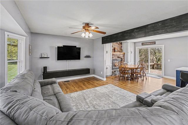 6721 SE Isley Drive, Holt, MO 64048