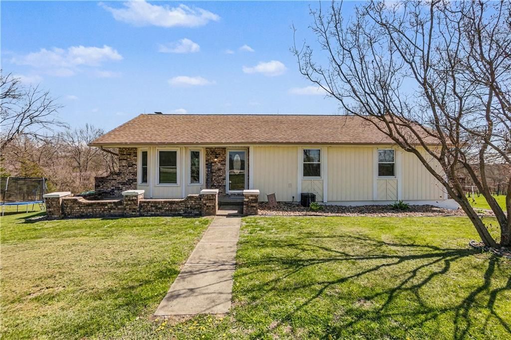 6721 SE Isley Drive, Holt, MO 64048