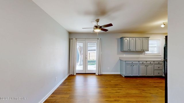 424 Mac Brae Rd, Louisville, KY 40214