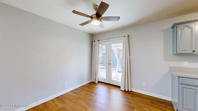 424 Mac Brae Rd, Louisville, KY 40214