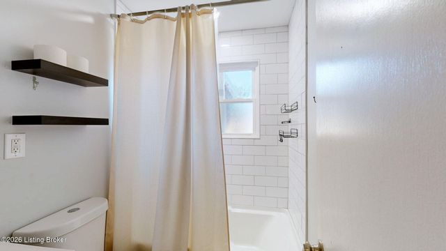 424 Mac Brae Rd, Louisville, KY 40214