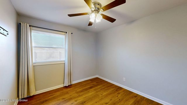 424 Mac Brae Rd, Louisville, KY 40214